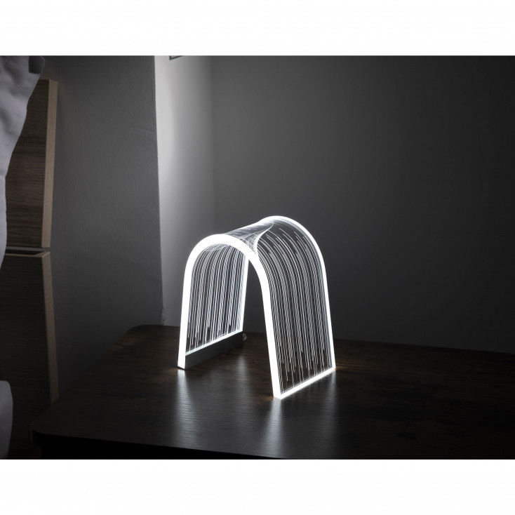 Lampada da comodino a Led dal design moderno versione Line