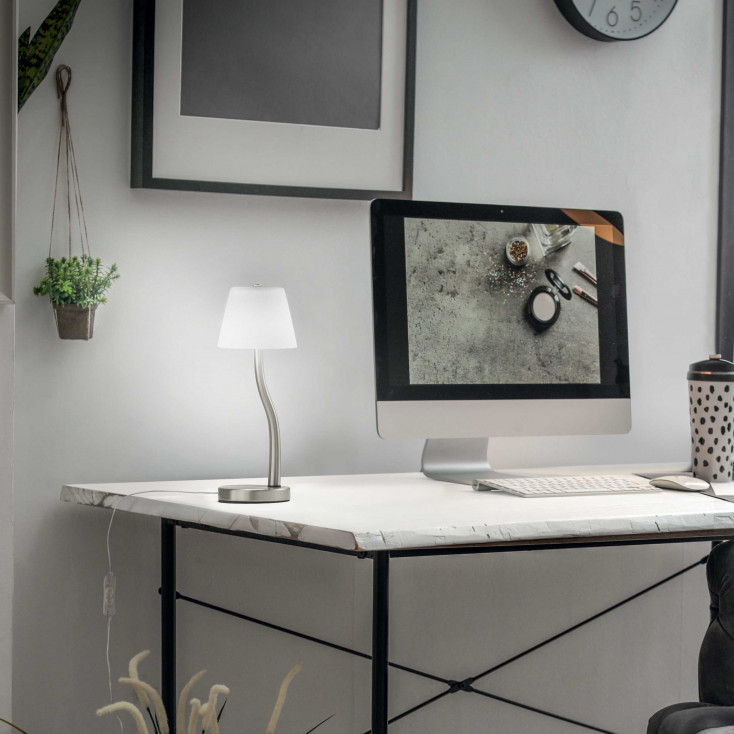 Lampada da tavolo a led con diffusore in vetro e struttura in metallo