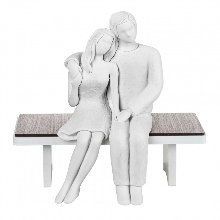 Scultura da tavolo con coppia di innamorati abbracciati