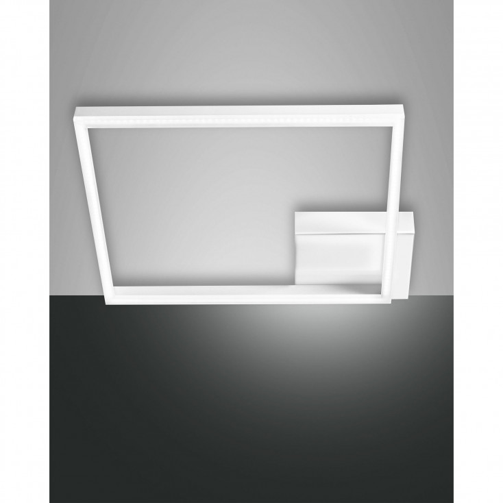 Plafoniera grande dal design moderno a LED con struttura in metallo