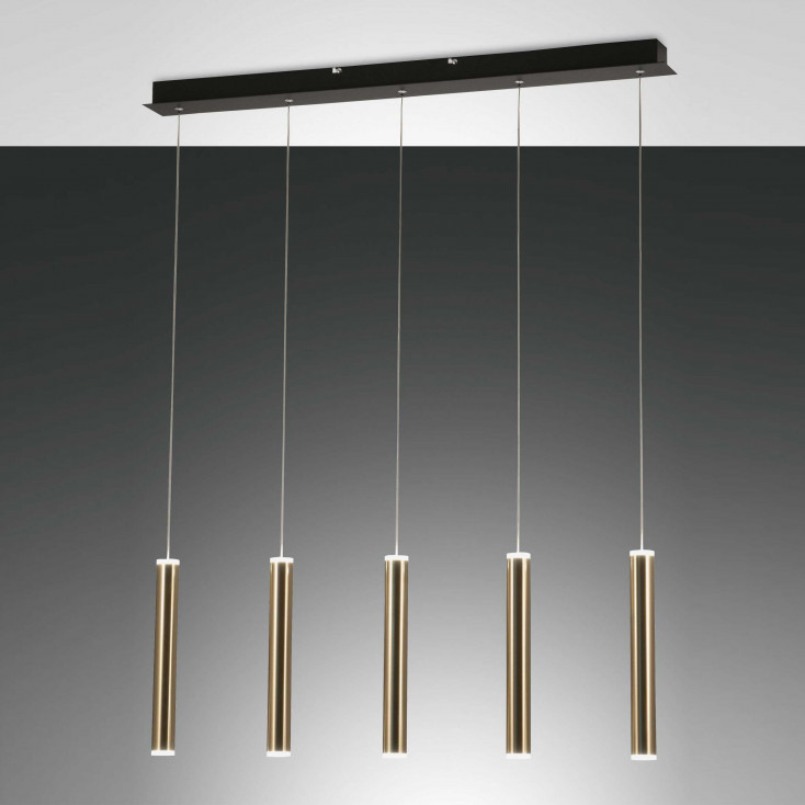 Lampada a sospensione a LED con 5 diffusori dalle linee moderne ed eleganti