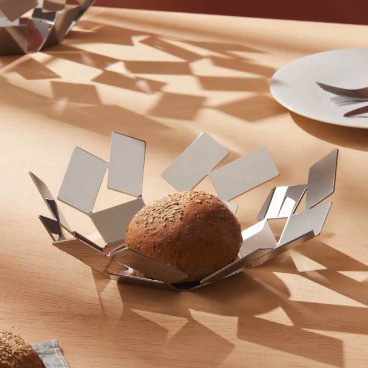 Cestino in acciaio dal design moderno ed elegante