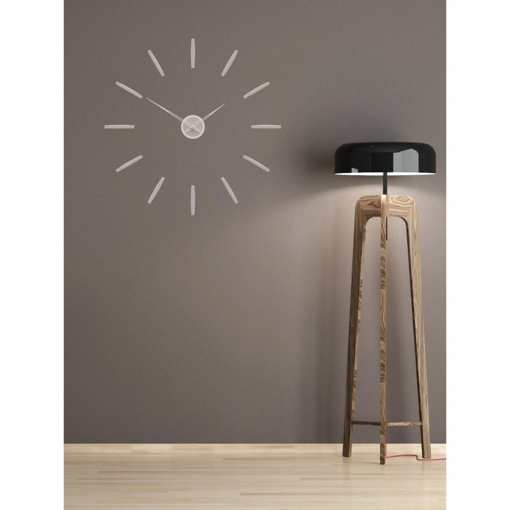 Orologio da parete in legno dal design moderno e minimalista