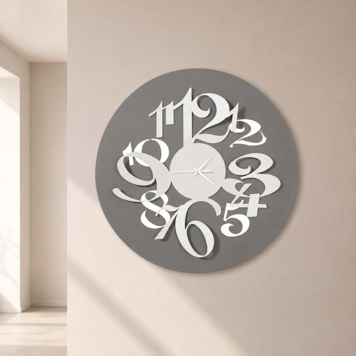 Orologio da parete con numeri grandi con effetto tridimensionale "Focus"