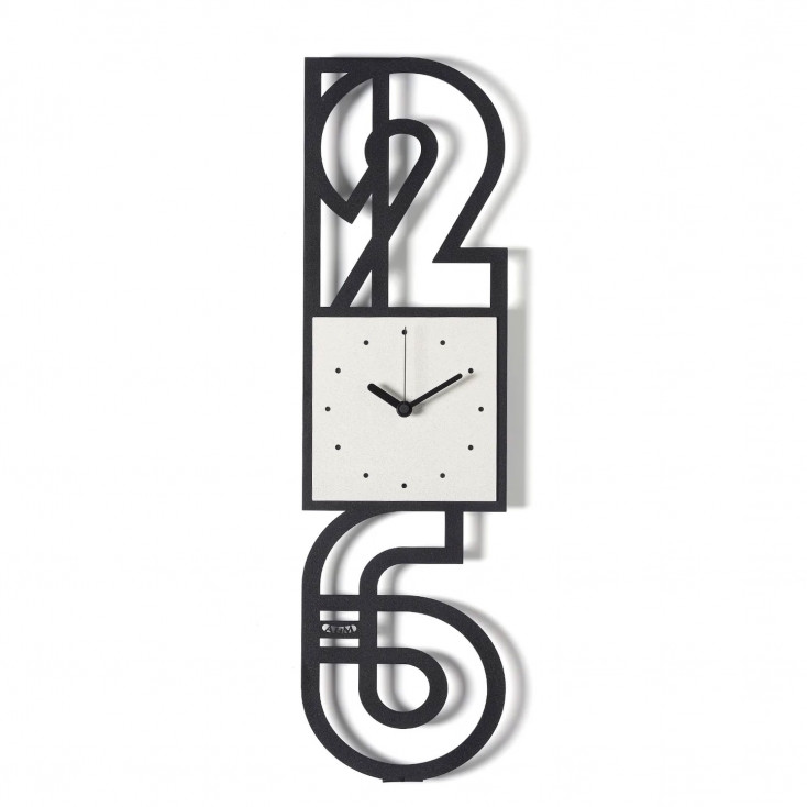 Orologio da parete di design con struttura in metallo