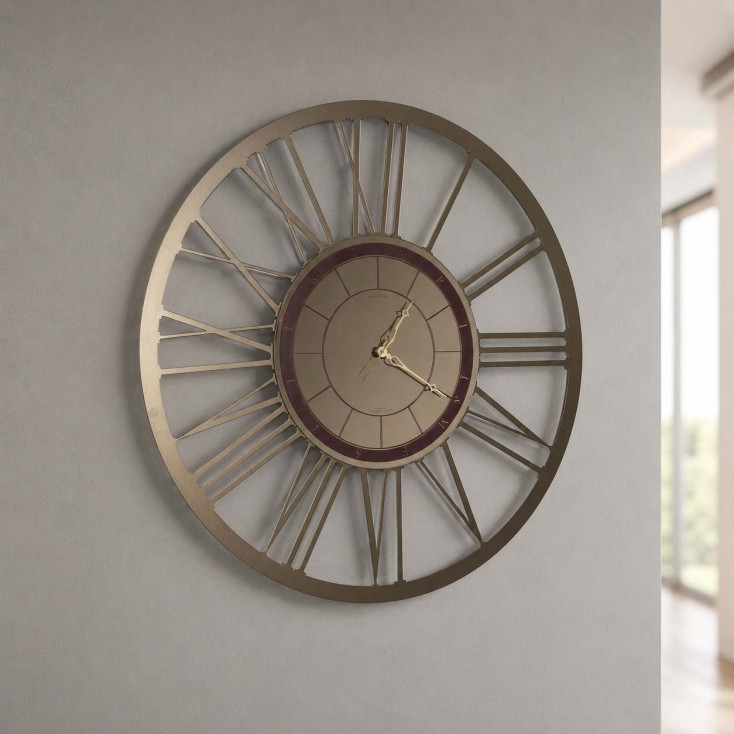 Orologio da parete grande di design in metallo con numeri romani