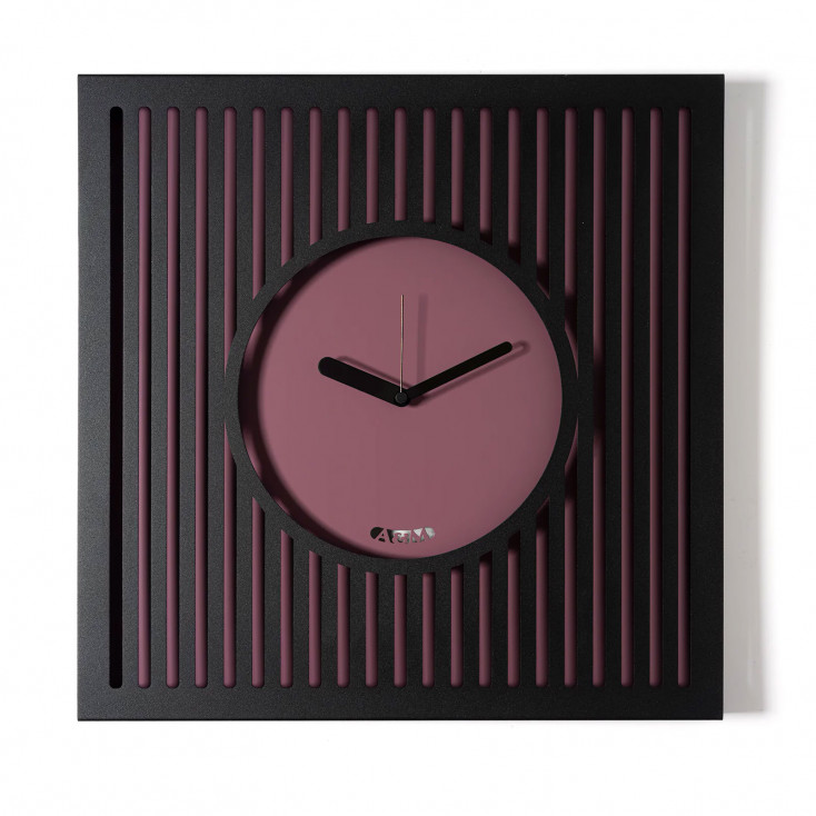 Orologio da parete moderno in metallo con quadrante circolare cornice traforata