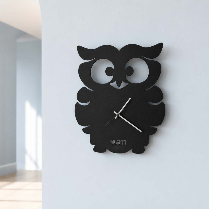 Orologio da parete in metallo dal design moderno