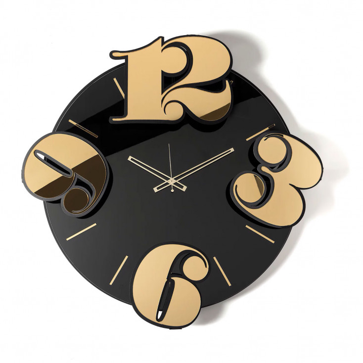 Orologio da parete in metallo con quadrante in vetro di design
