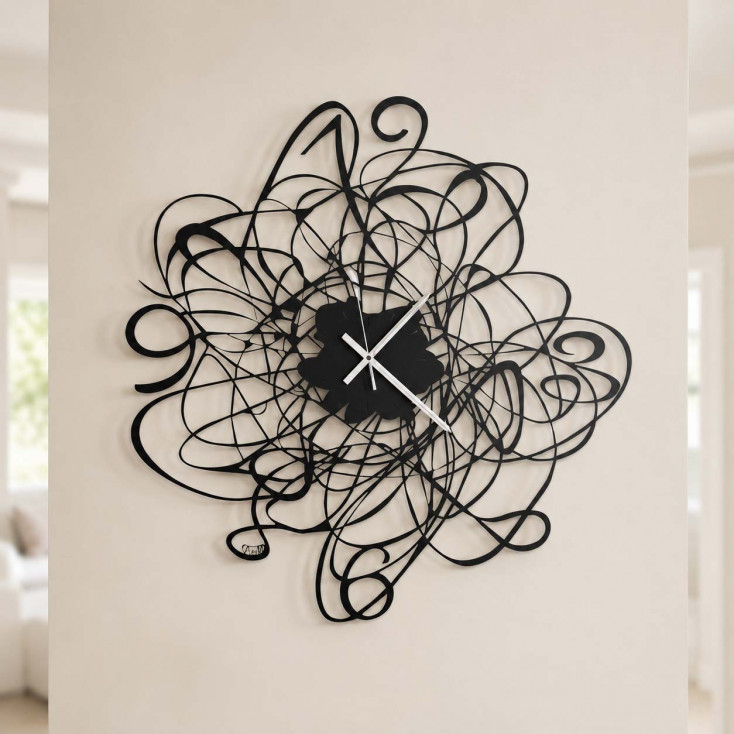 Orologio da parete in metallo dal design moderno