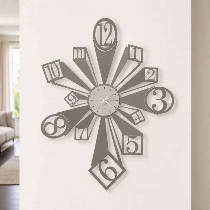 Orologio da parete in metallo dal design moderno