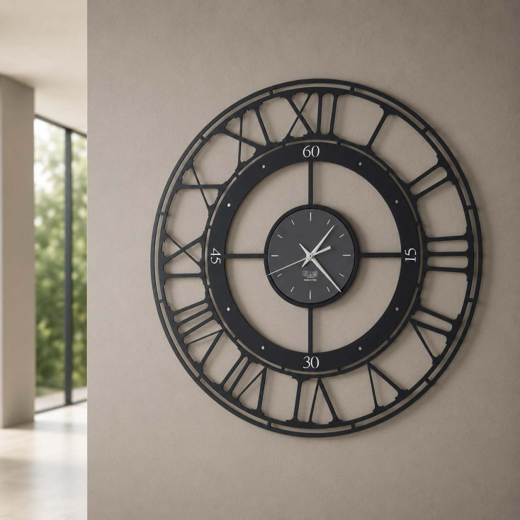 Orologio da parete in metallo piccolo dal design moderno