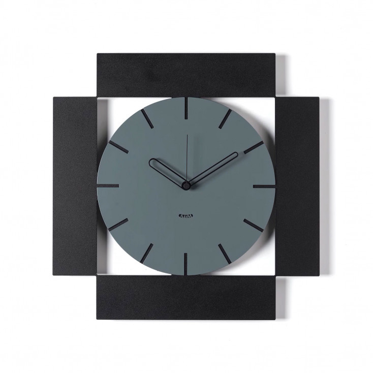 Orologio da parete minimalista in metallo dal design moderno