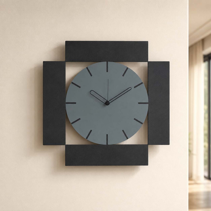 Orologio da parete minimalista in metallo dal design moderno