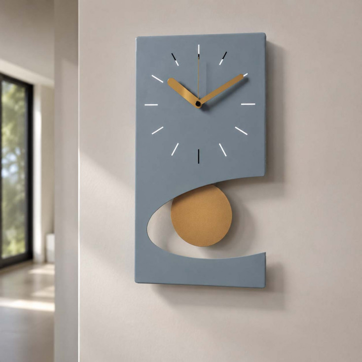 Orologio da parete moderno a pendolo in metallo con design geometrico