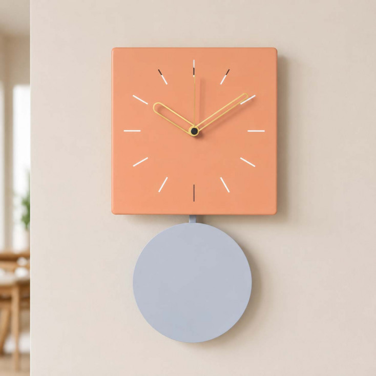 Orologio da parete moderno con pendolo e quadrante quadrato in metallo