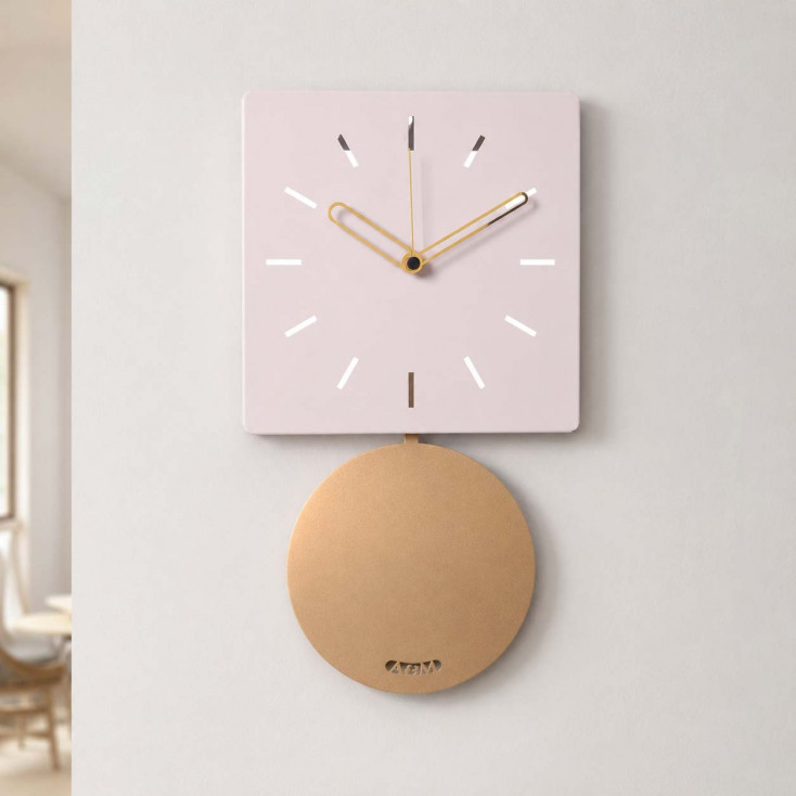Orologio da parete moderno con pendolo e quadrante quadrato in metallo