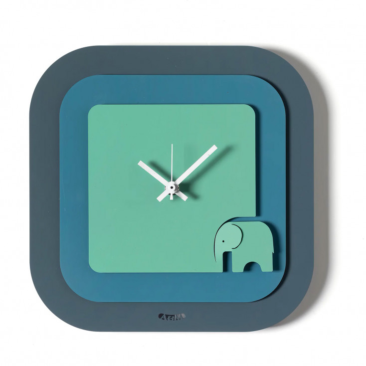 Orologio da parete quadrato moderno in metallo con dettaglio decorativo elegante