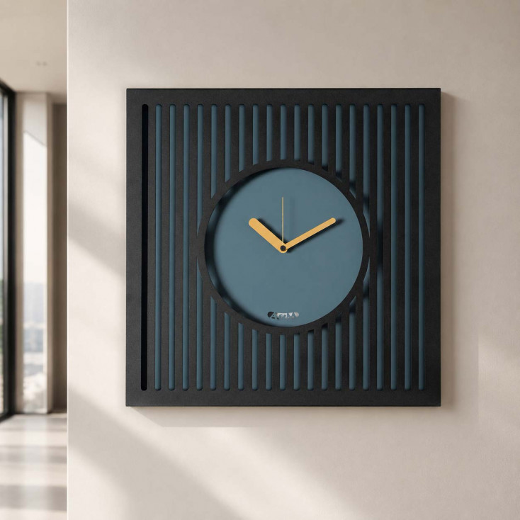 Orologio da parete moderno in metallo con quadrante circolare cornice traforata