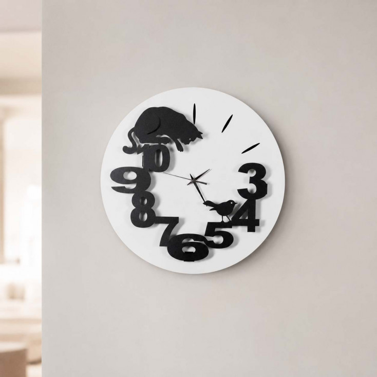Orologio da parete moderno in metallo