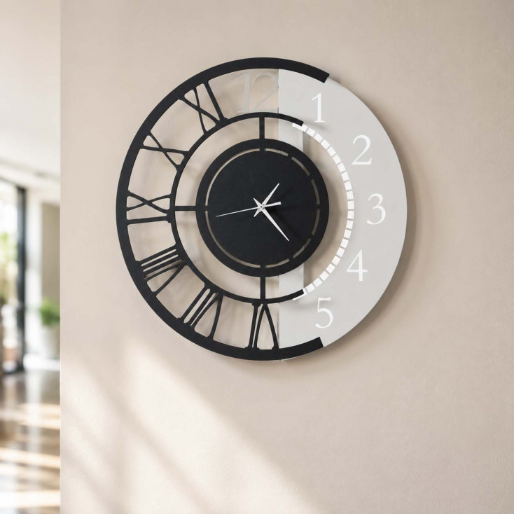 Orologio da parete piccolo doppia numerazione in metallo dalle linee moderne