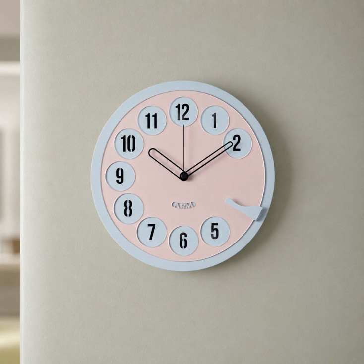 Orologio da parete rotondo dal design vintage con numeri in rilievo