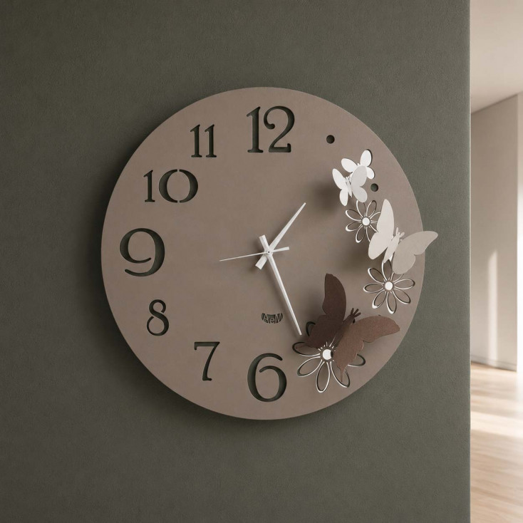 Orologio da parete rotondo in metallo con farfalle decorative