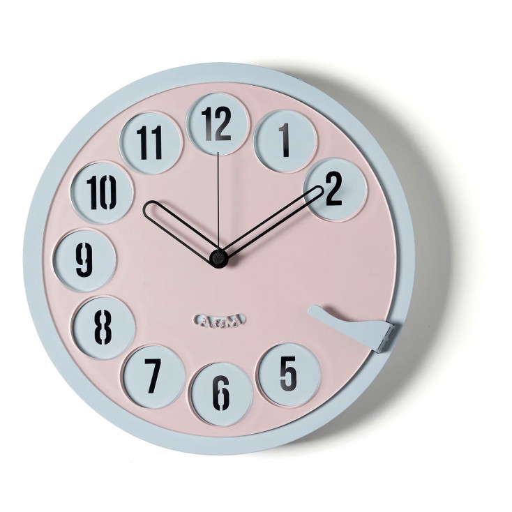 Orologio da parete rotondo dal design vintage con numeri in rilievo