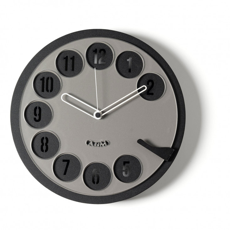 Orologio da parete rotondo dal design vintage con numeri in rilievo