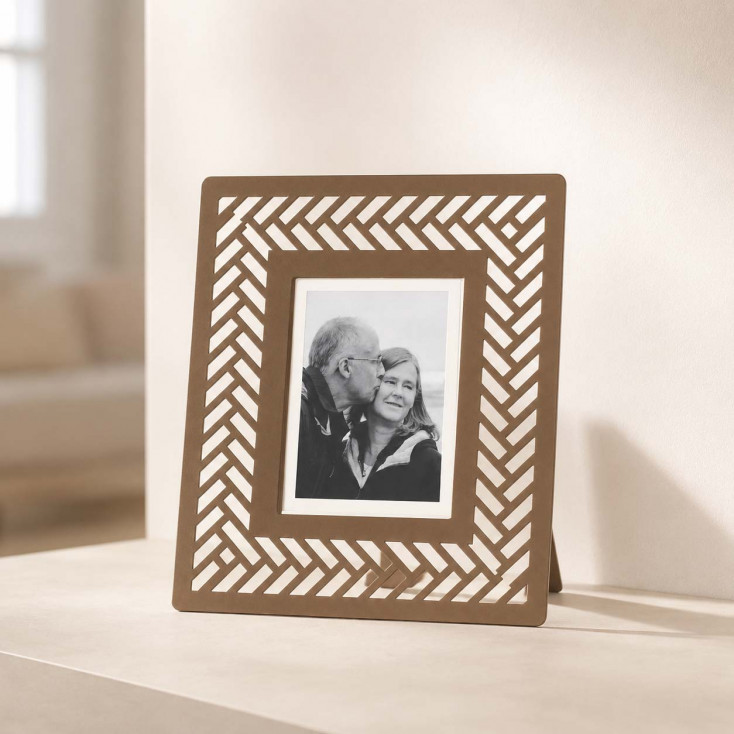 Portafoto da tavolo con cornice in metallo dal design moderno