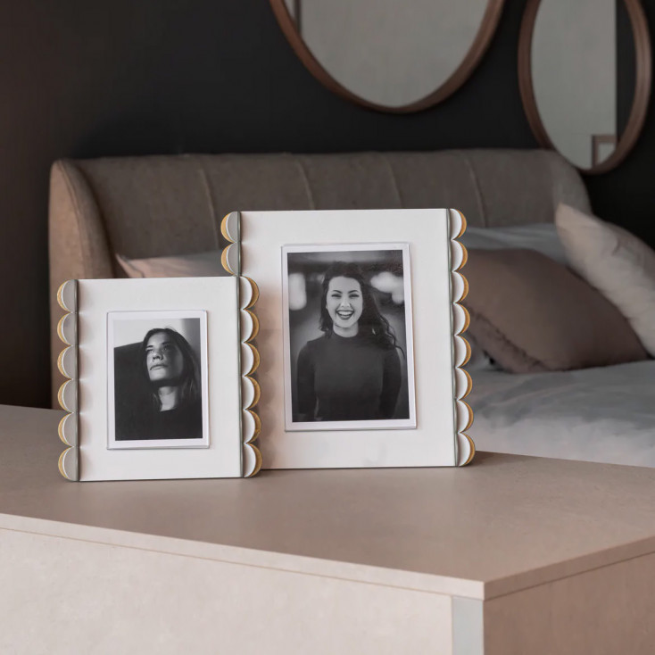 Portafoto da tavolo con cornice in metallo piccola dal design moderno