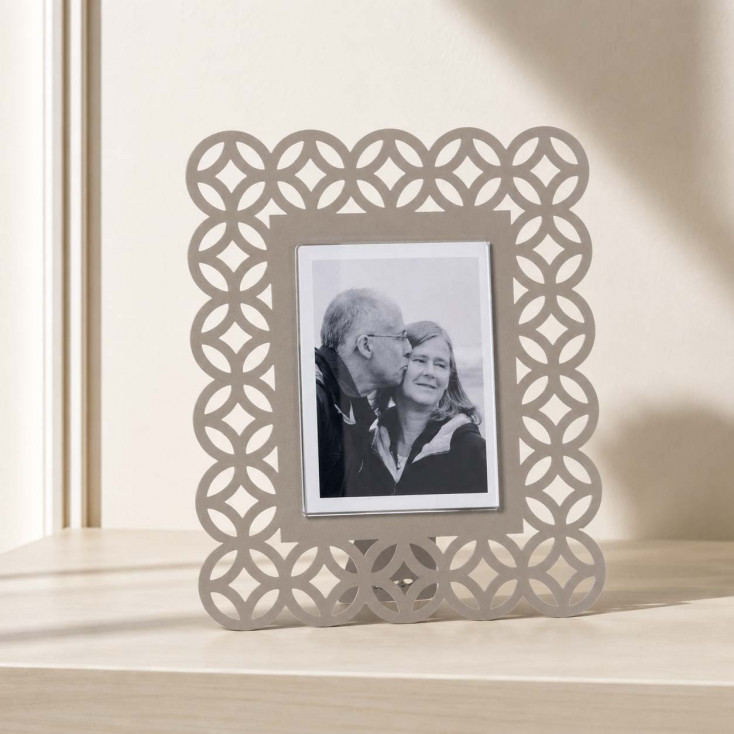 Portafoto da tavolo dal design moderno con cornice in metallo