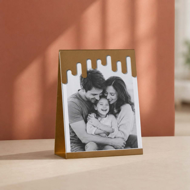 Portafoto da tavolo moderno con cornice in metallo