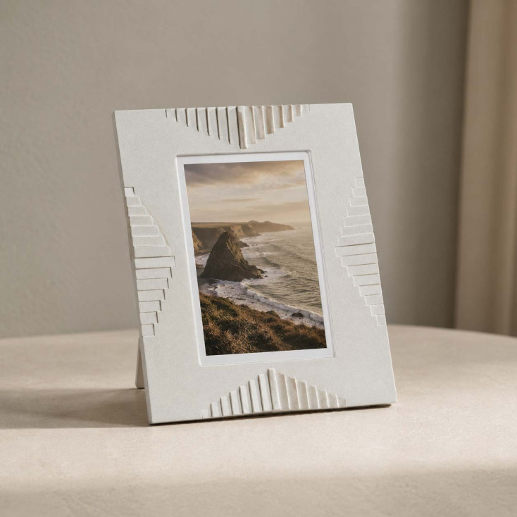 Portafoto grande da tavolo di design con struttura in metallo