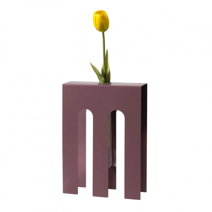 Vaso portafiore decorativo in metallo dal design particolare