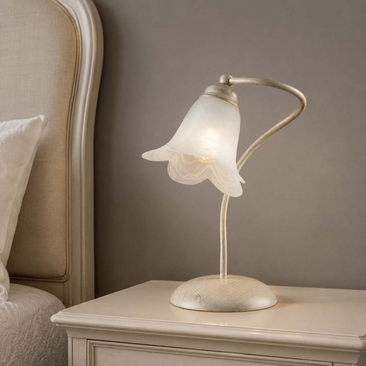 Abat-jour dalle linee classiche con diffusore in vetro per comodino