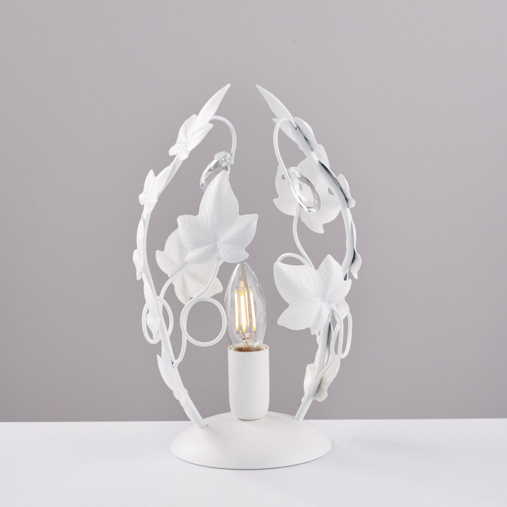 Abatjour lampada da comodino con struttura in metallo dalle linee classiche