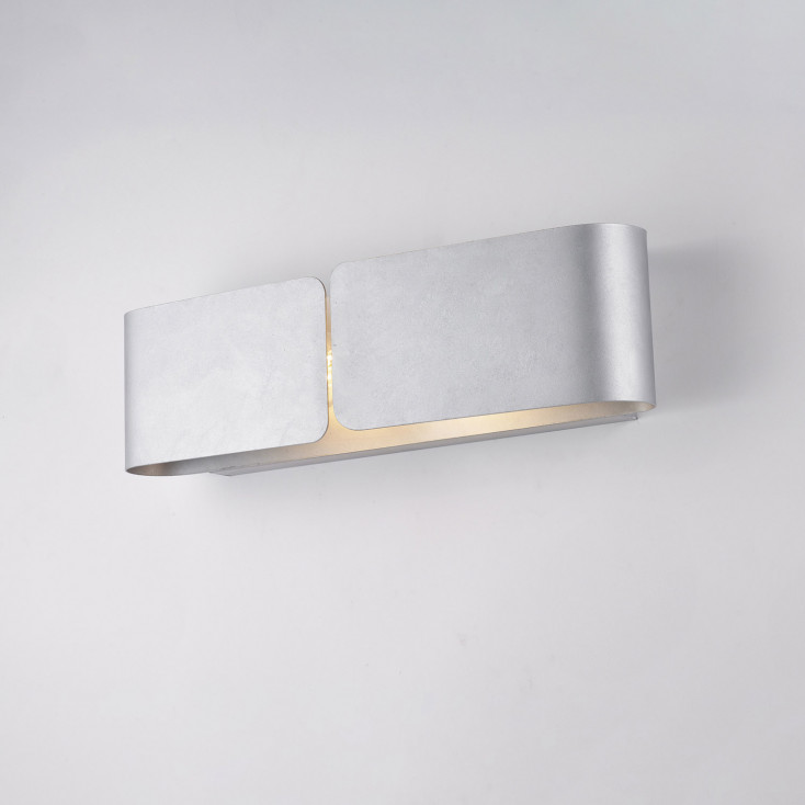 Applique da parete con struttura in metallo dal design moderno