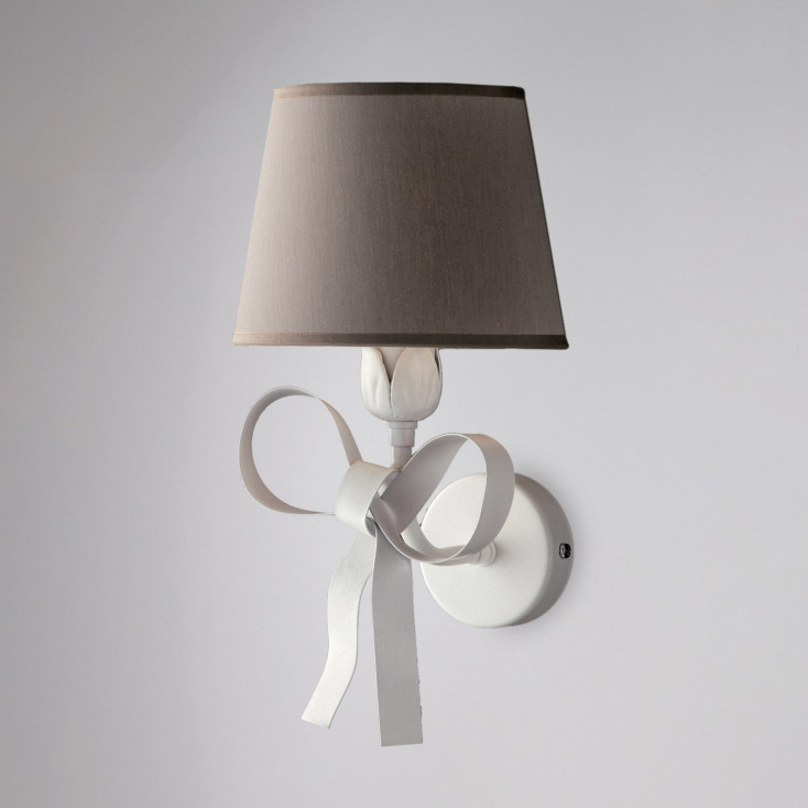 Applique da parete moderna in metallo con decorazione shabby paralumi in pvc