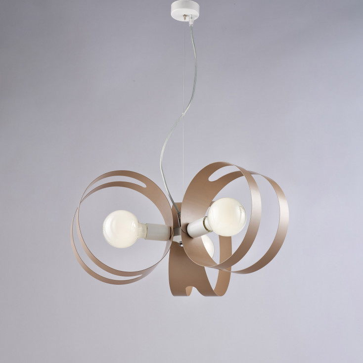 Lampada a sospensione con struttura moderna in metallo
