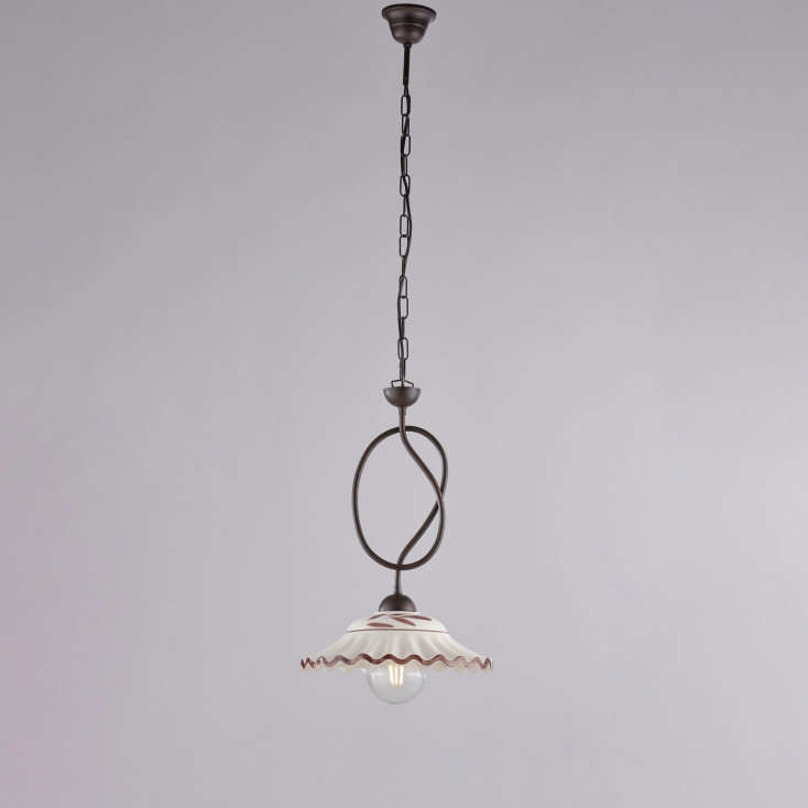 Lampada a sospensione rustica con struttura in metallo e diffusore in ceramica
