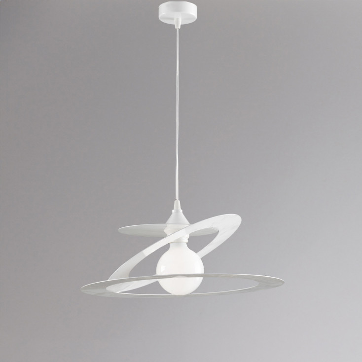 Lampada a sospensione singola dalle linee moderne con struttura in metallo