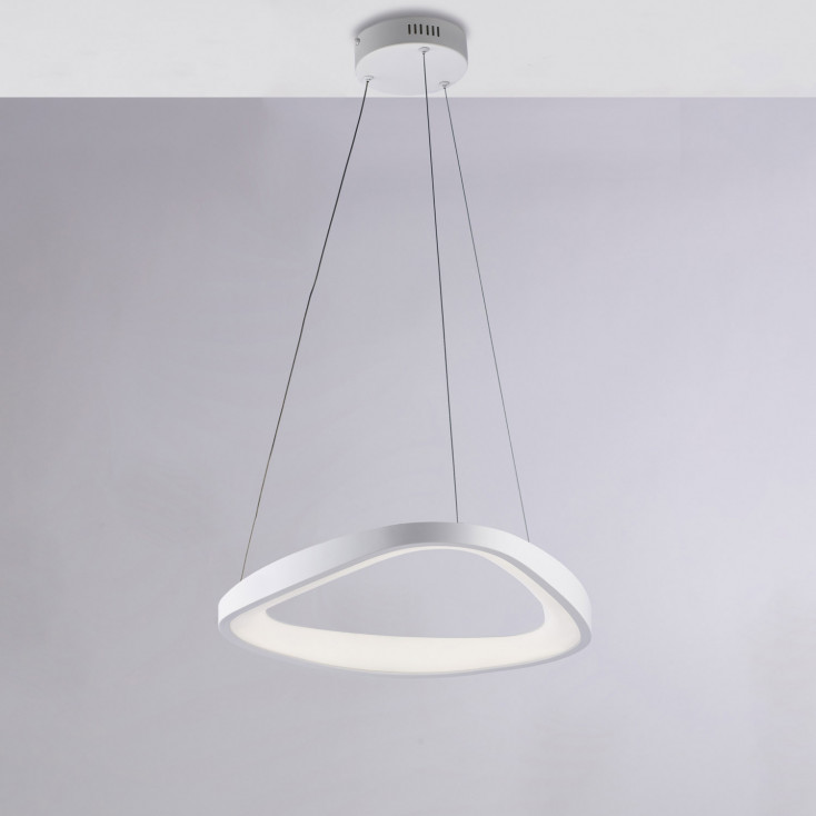 Lampada a sospensione triangolare moderna struttura in alluminio e diffusore LED