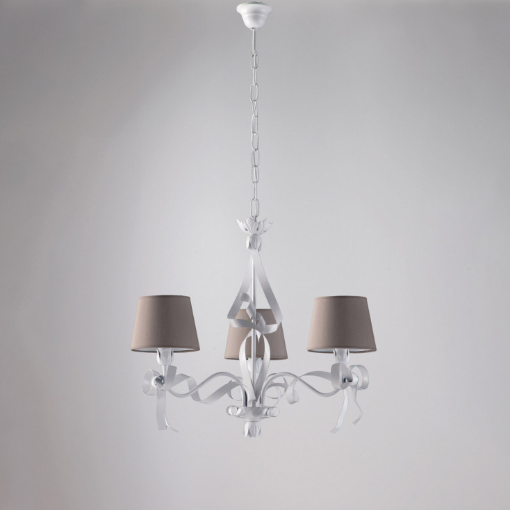 Lampadario in metallo bianco con decorazione shabby 3 luci con paralumi in pvc