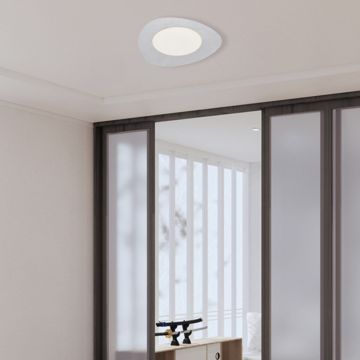 Plafoniera a LED con struttura in metallo laccato e diffusore in acrilico