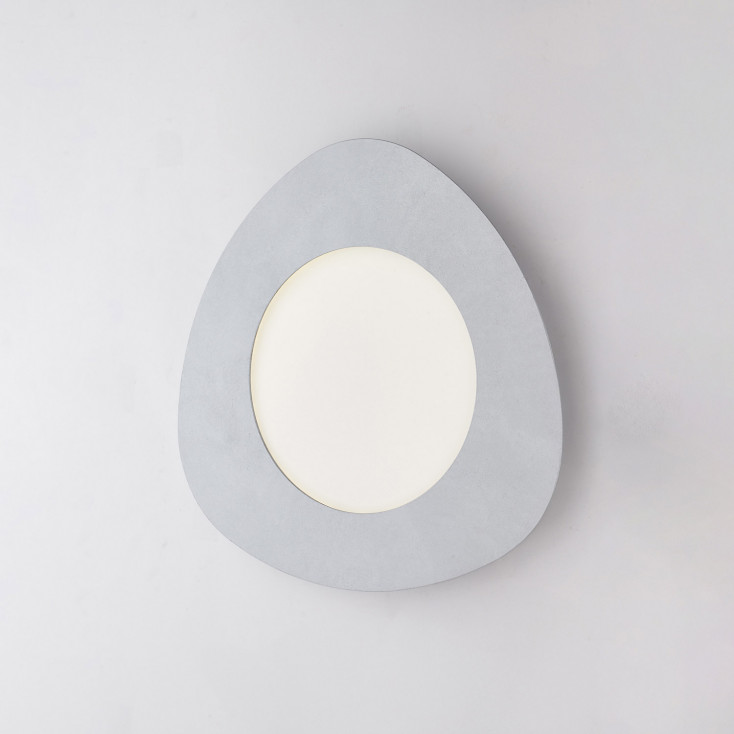 Plafoniera a LED con struttura in metallo laccato e diffusore in acrilico