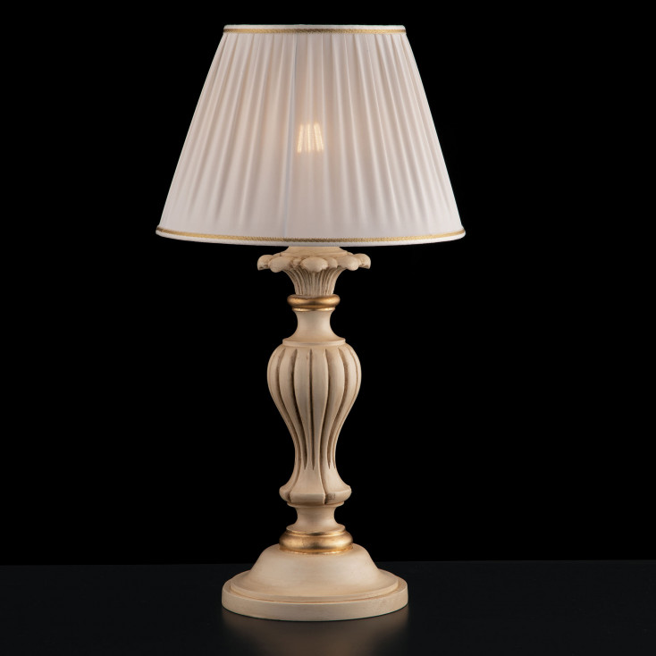 Lampada da tavolo in legno classica con paralume in plisse bianco