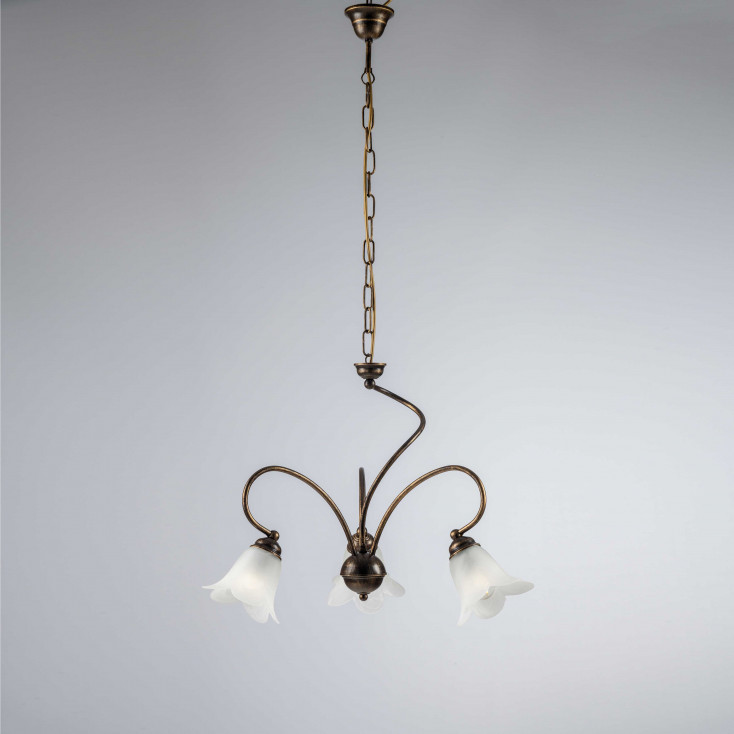 Lampadario piccolo dalle linee classiche diffusori in vetro
