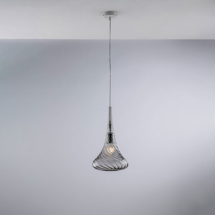 Lampada a sospensione con singolo diffusore in vetro dal design moderno