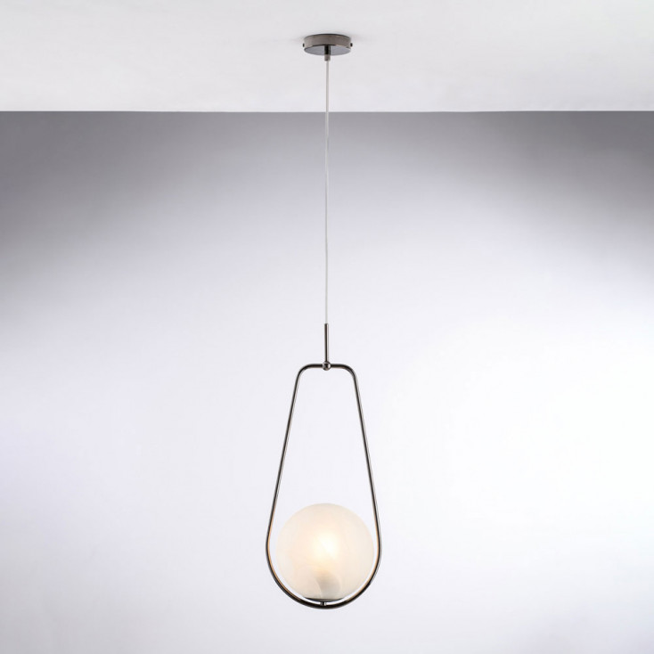 Lampada a sospensione moderna con struttura in metallo e diffusore in vetro